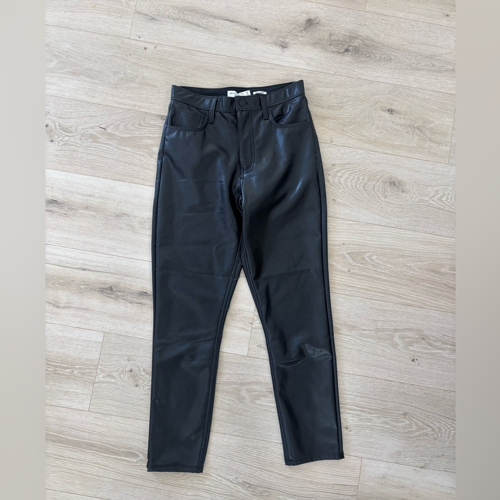 NWOT Abercrombie & Fitch Vegan Leather The Skinny High Rise Pant
